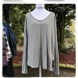 American Eagle Outfitters Gray Striped Long Sleeve Tee
